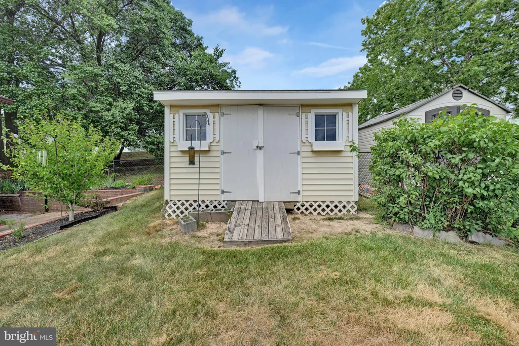 1409 2nd Street, Lanham, MD 20706