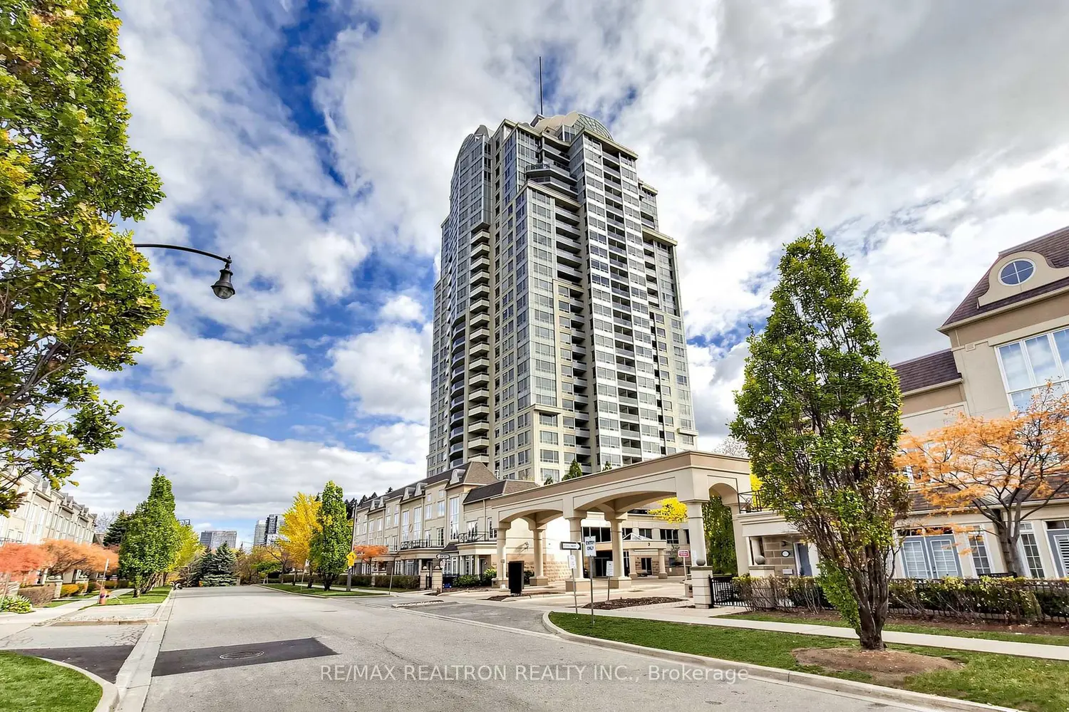 3 Rean Drive Th16