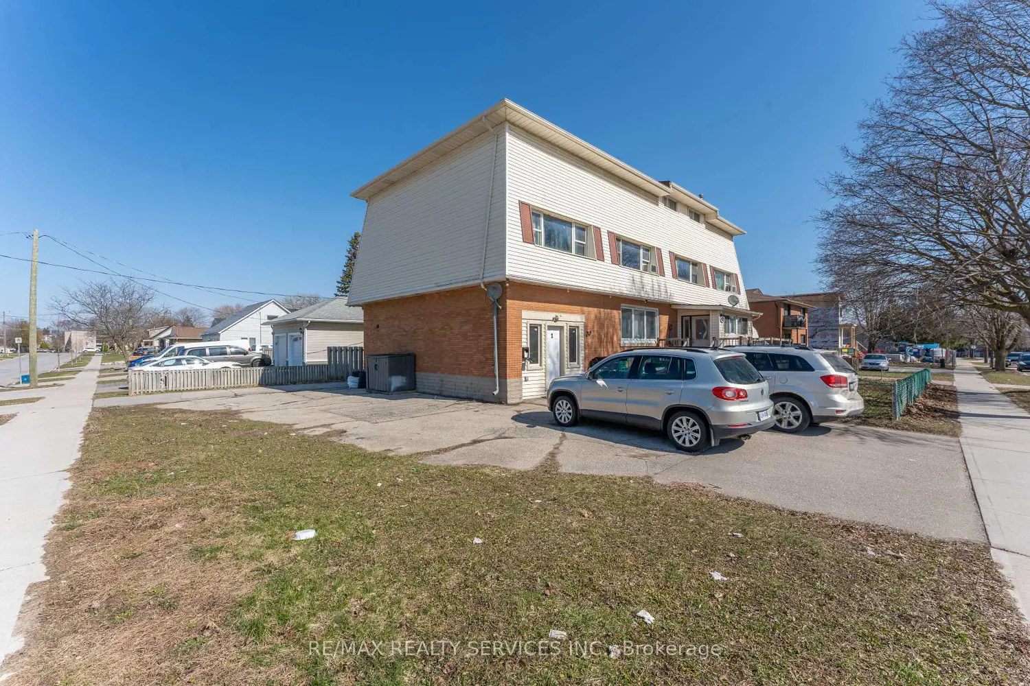 72 Florence Avenue photo 5