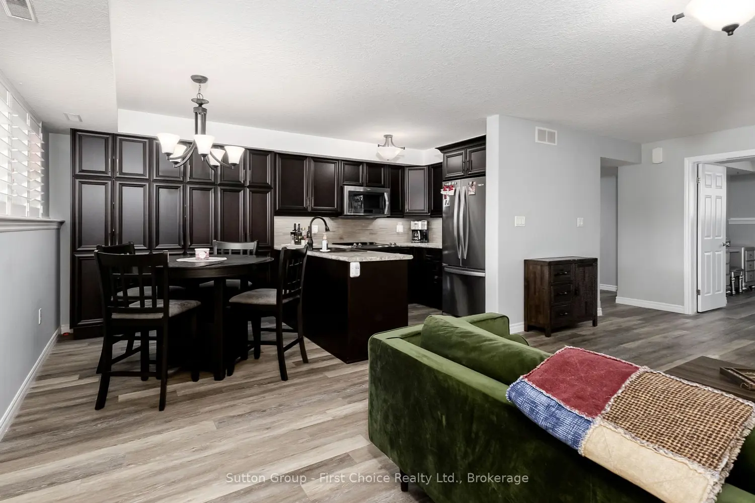 148 Borden Street 3 photo 4