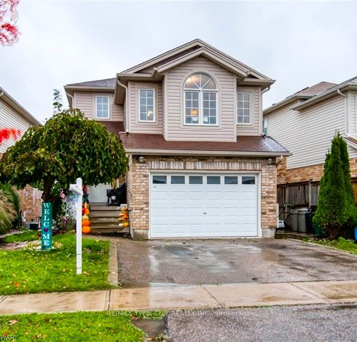 UPPER-490 Activa Avenue, Kitchener, ON, N2E 4C1