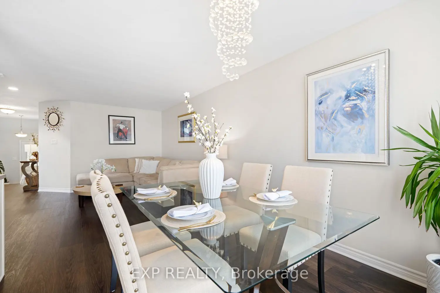 1064 Candlewood Street photo 4