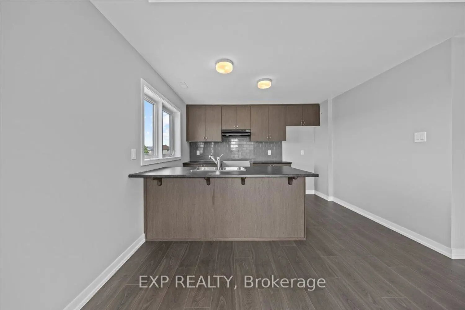 6537 Linseed Road photo 5