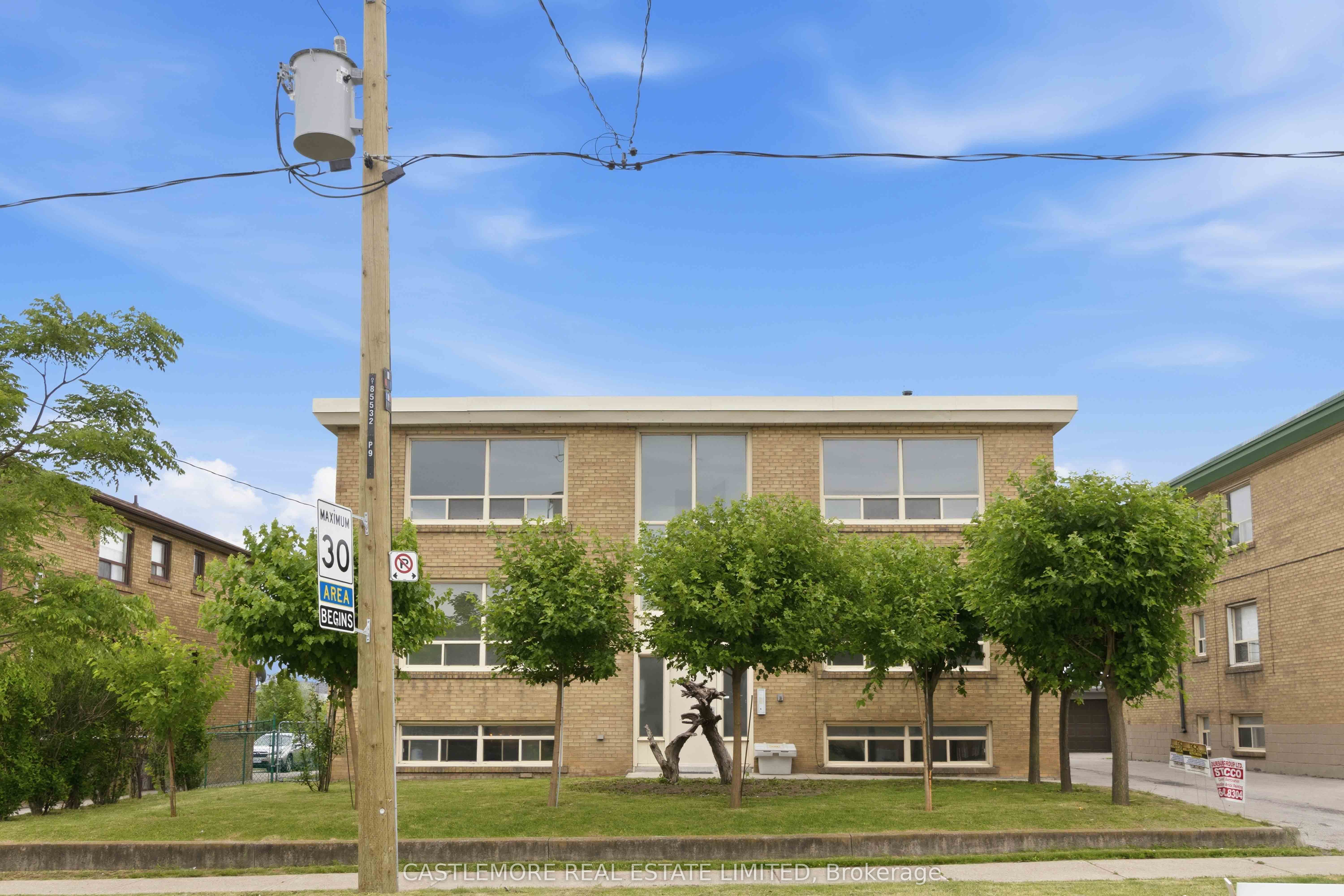 9 Allenby Avenue, Toronto, ON, M9W 1S5