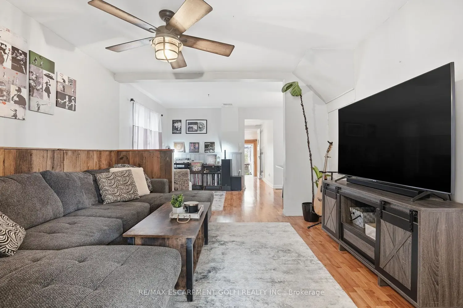 632 Steele Street photo 4