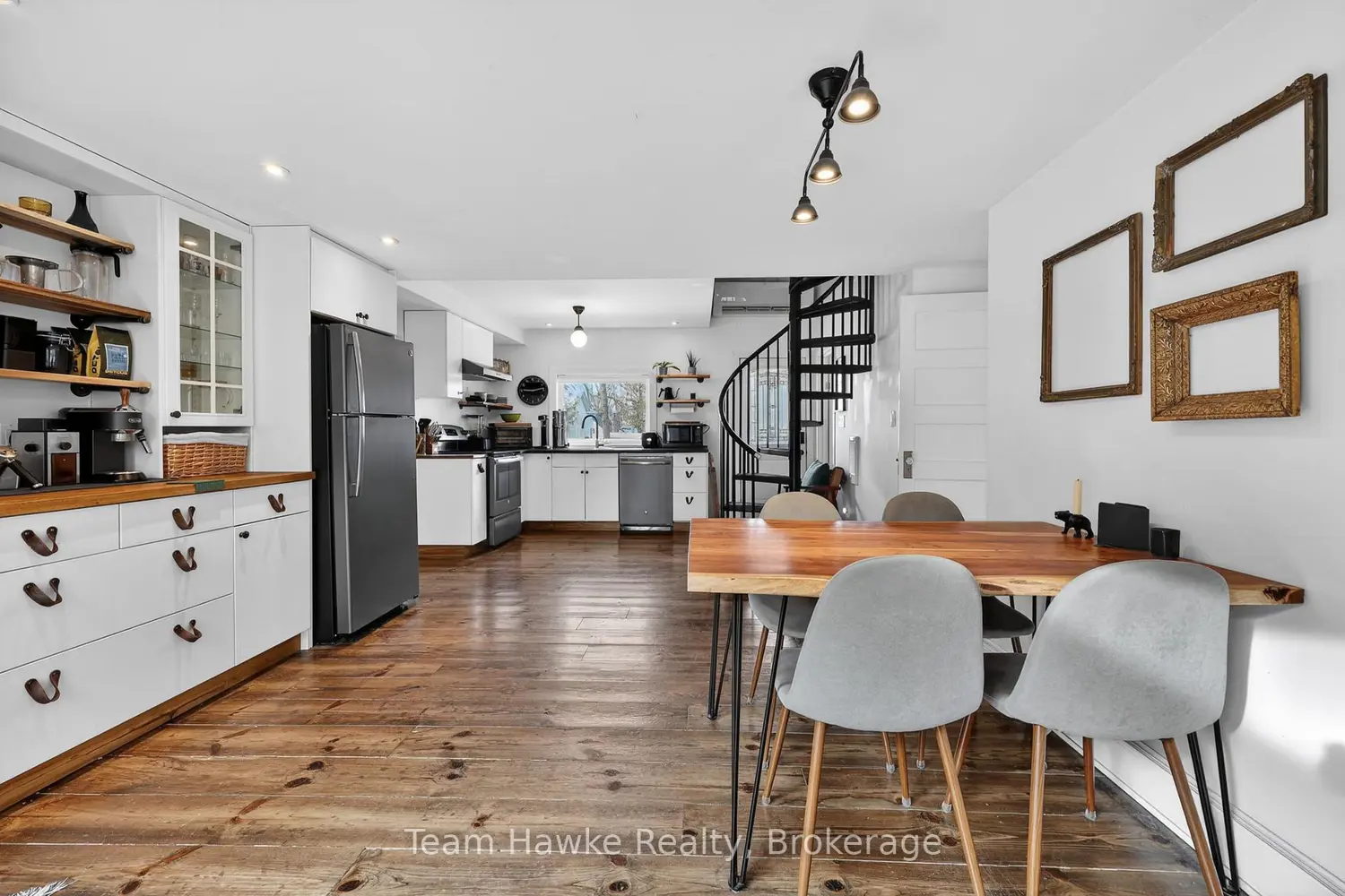 283 Tiny Beaches Road photo 3