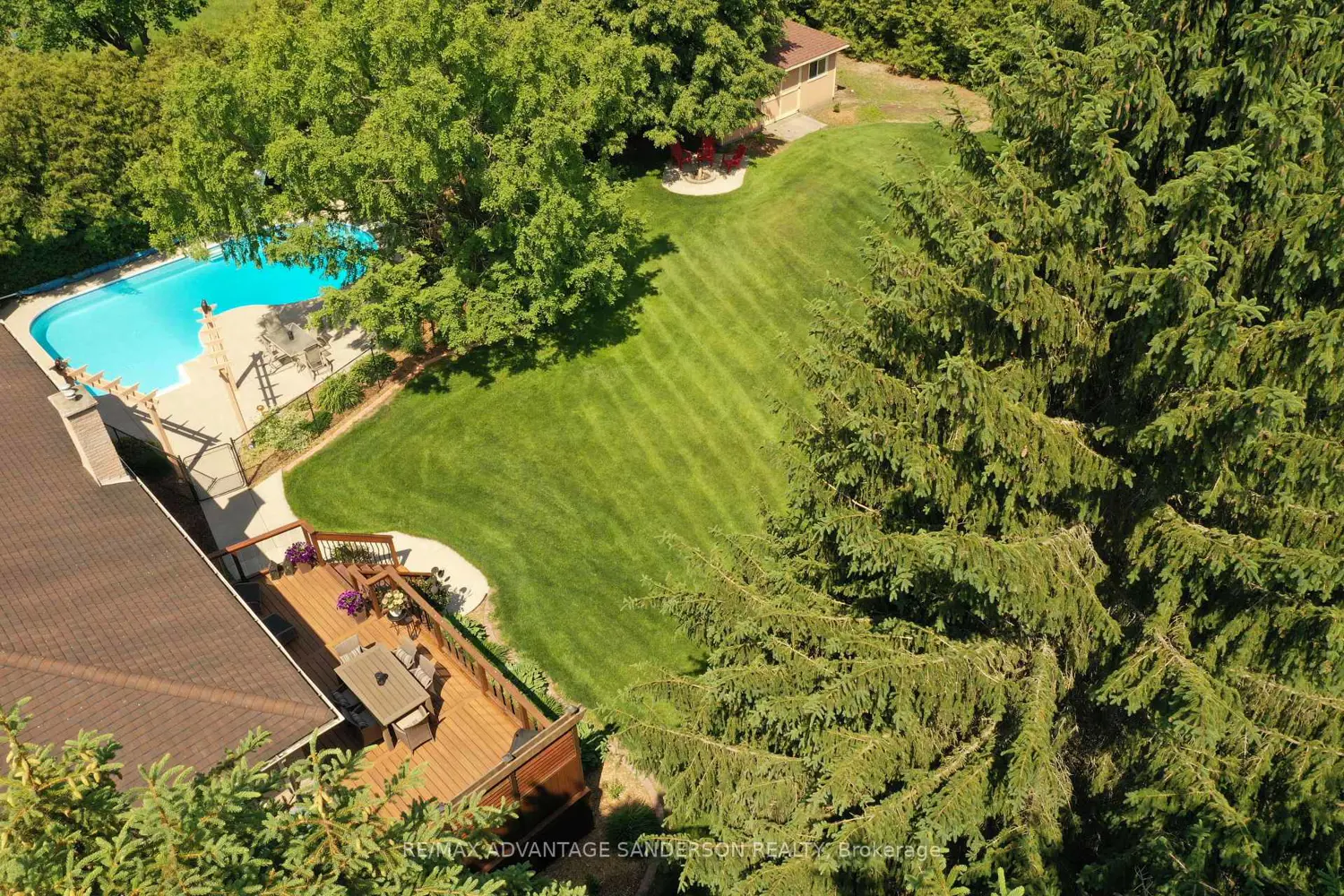 109 Salisbury Drive photo 2