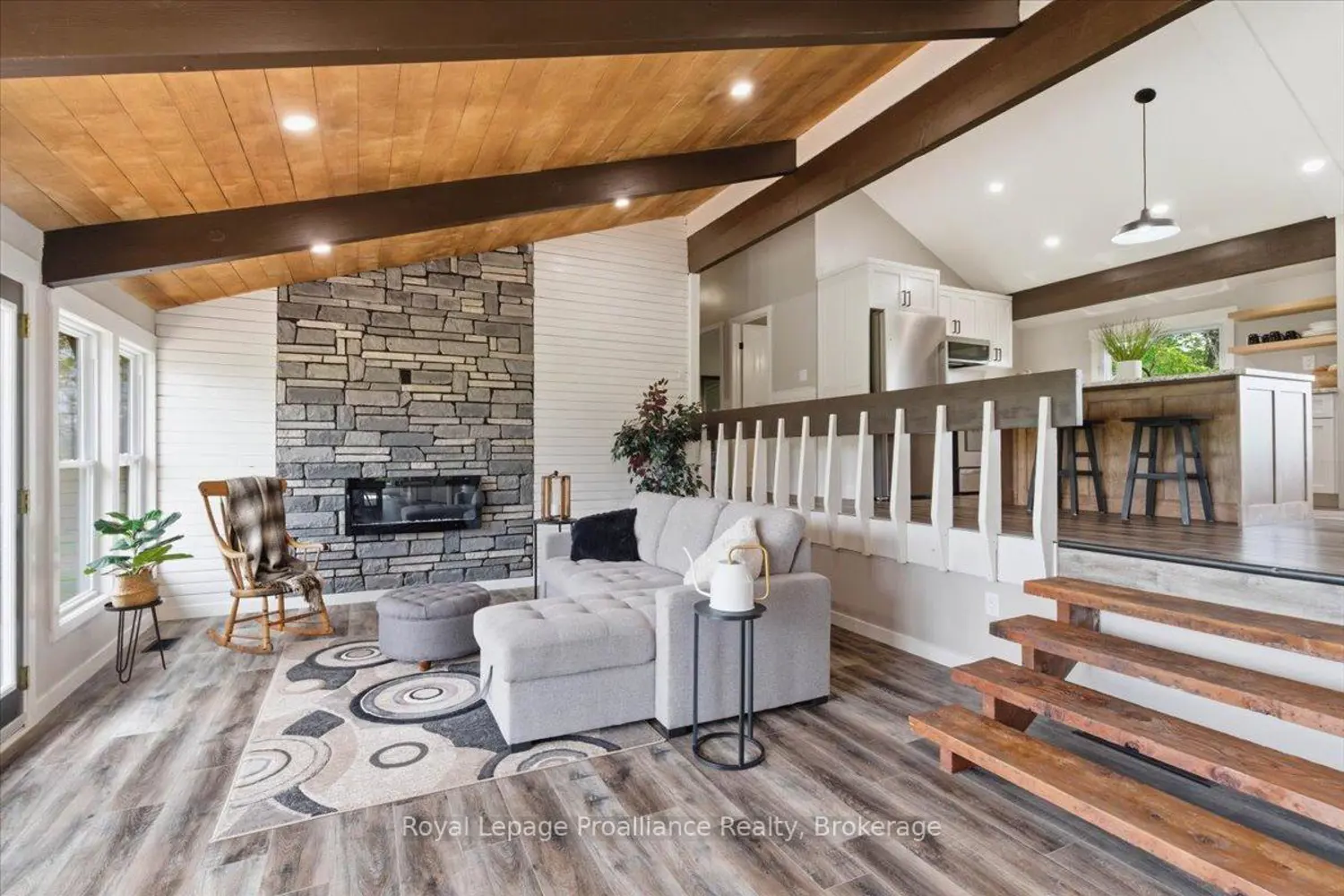 659 Moira Road photo 2