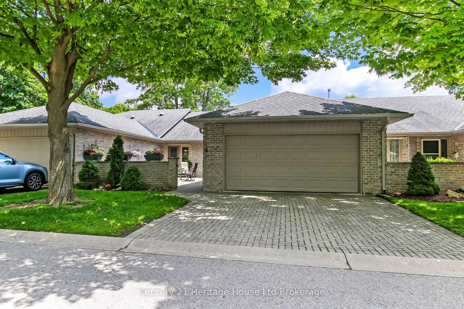 1465 Commissioners Road 4