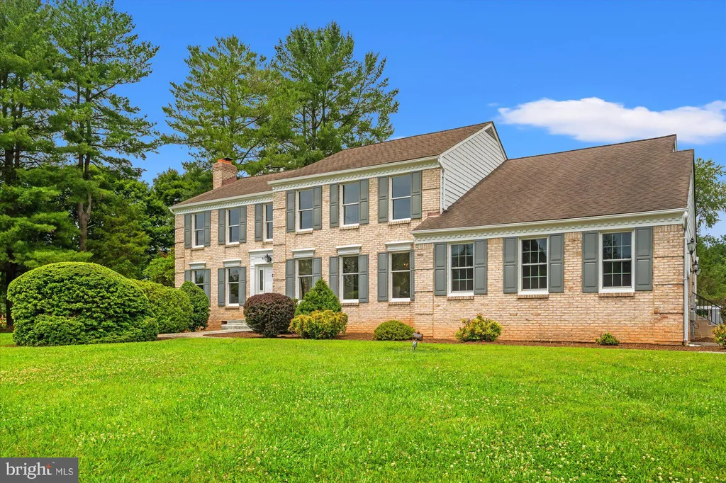 13200 Lantern Hollow Drive, Gaithersburg, MD 20878