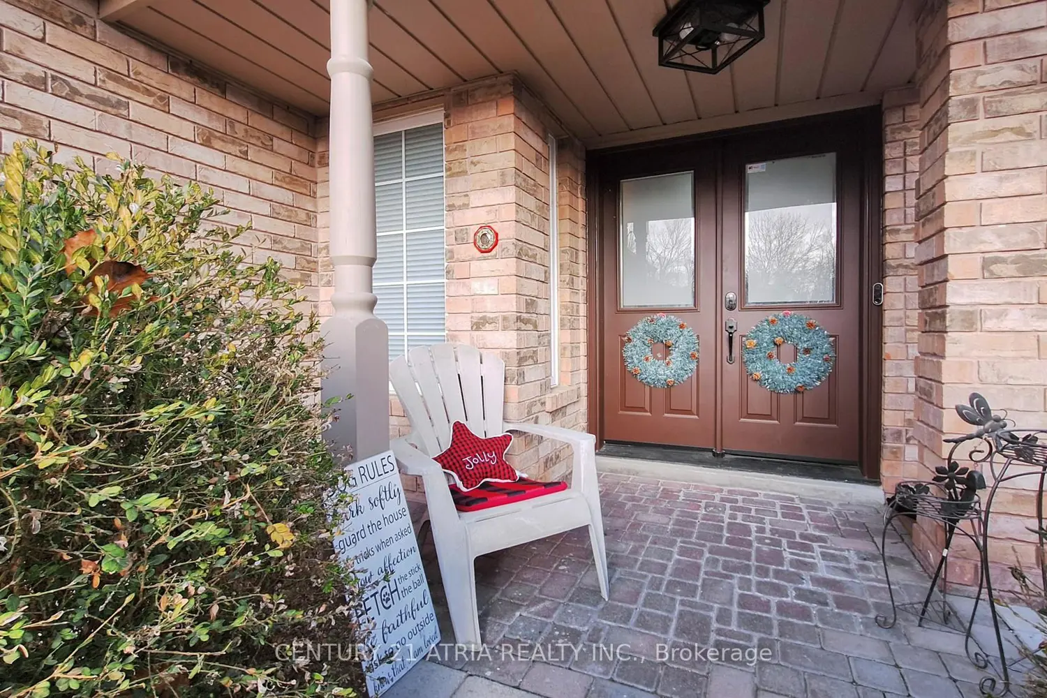 1166 Oriole Crescent photo 3