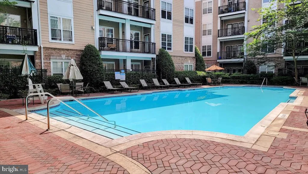 501 Hungerford Drive Unit 372, Rockville, MD 20850