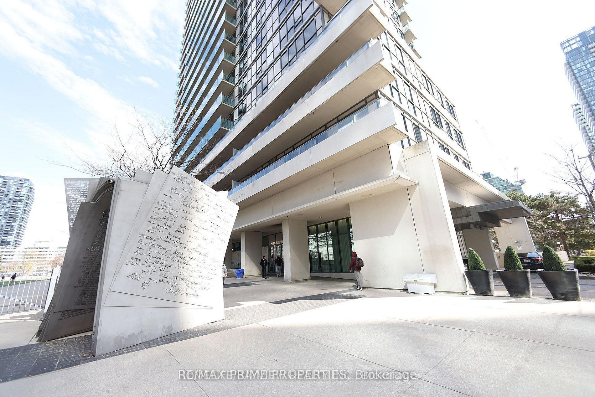 1319-70 Roehampton Avenue, Toronto, ON, M4P 1R2