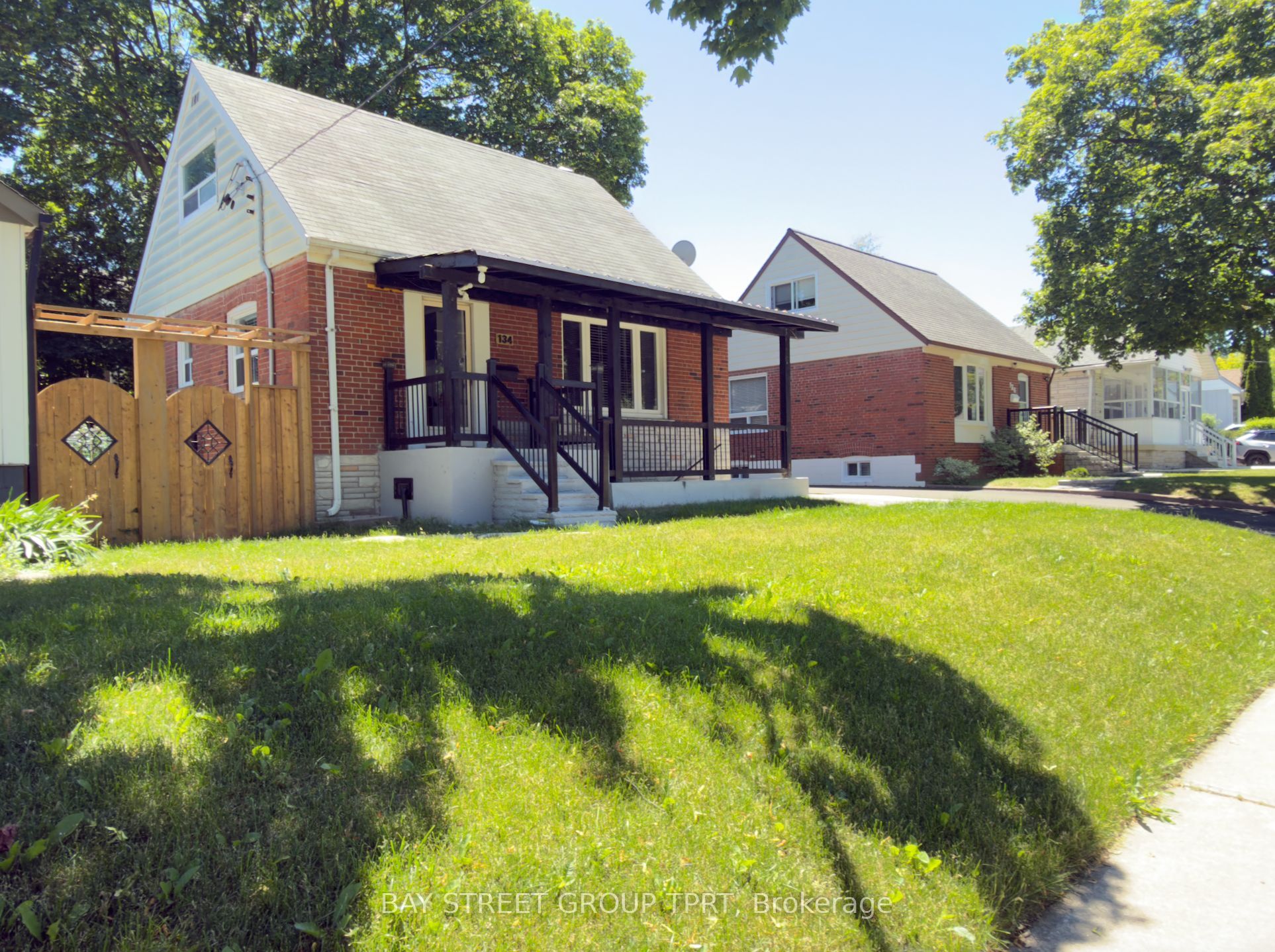 134 Clearbrooke Circle, Toronto, ON, M9W 2G1 photo 2