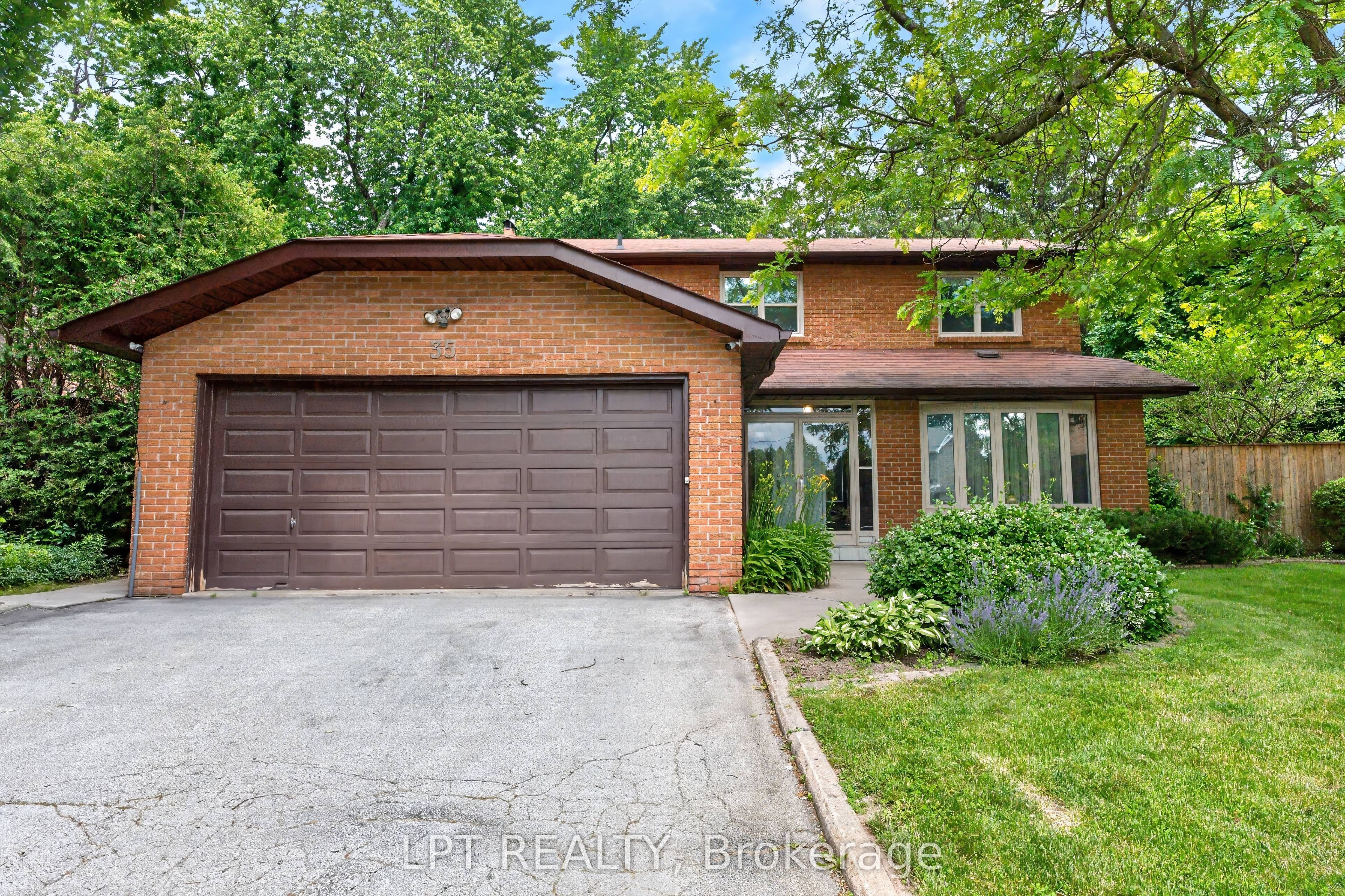 35 Kilchurn Castle Drive, Toronto, ON, M1T 2W3