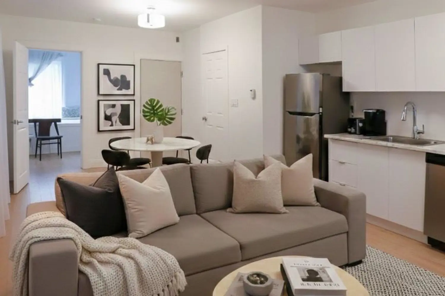77 Northcote Avenue photo 3