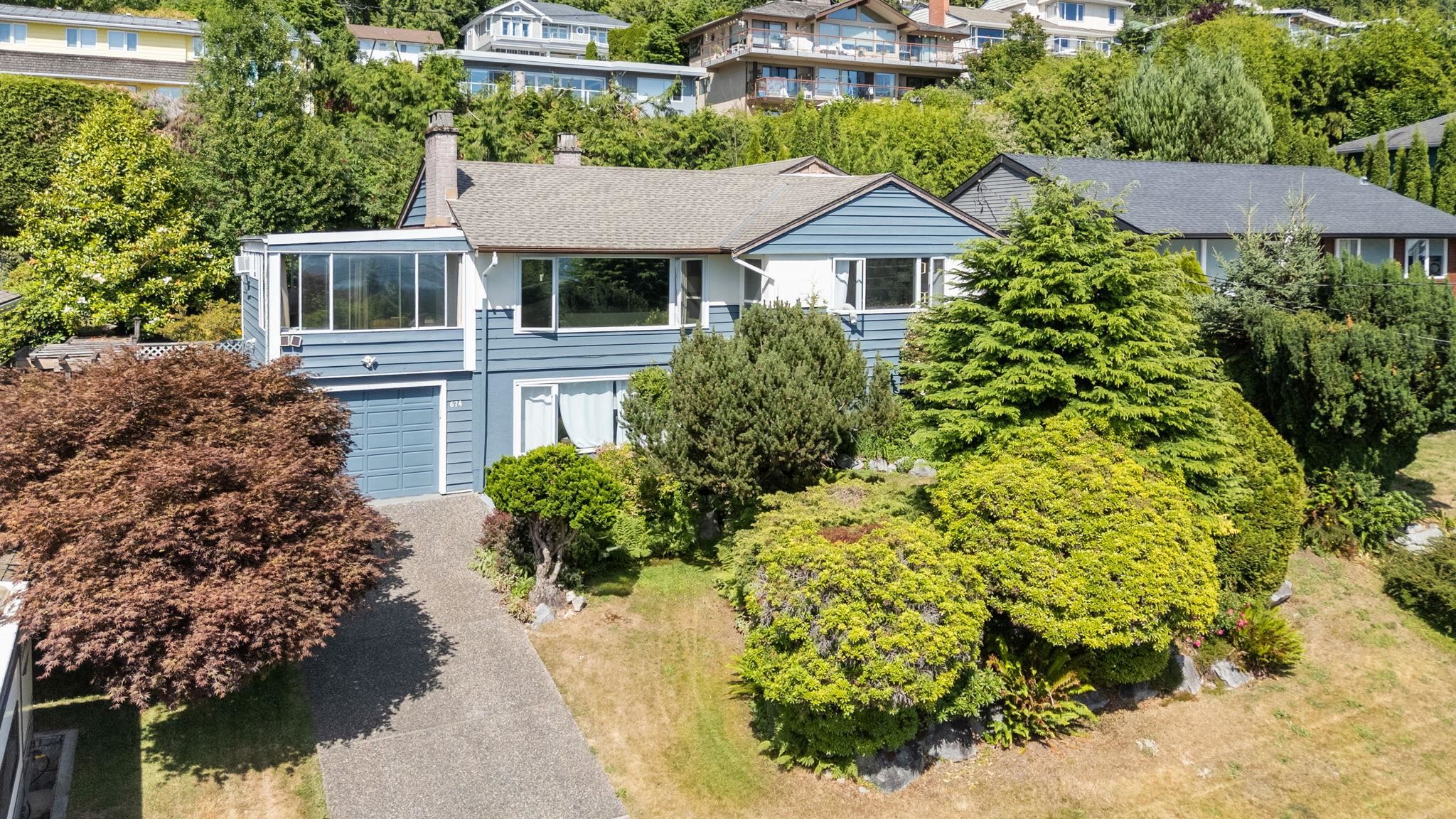 674 Blueridge Avenue, North Vancouver, BC, V7R 2J3