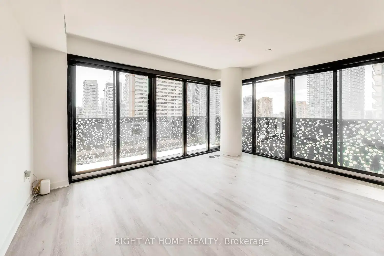 55 Charles Street 1406