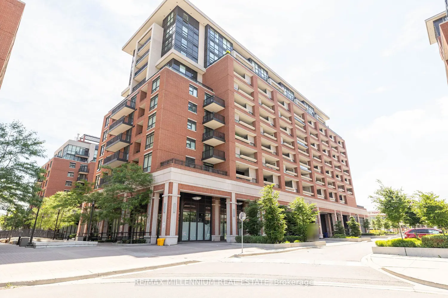 830 Lawrence Avenue 334