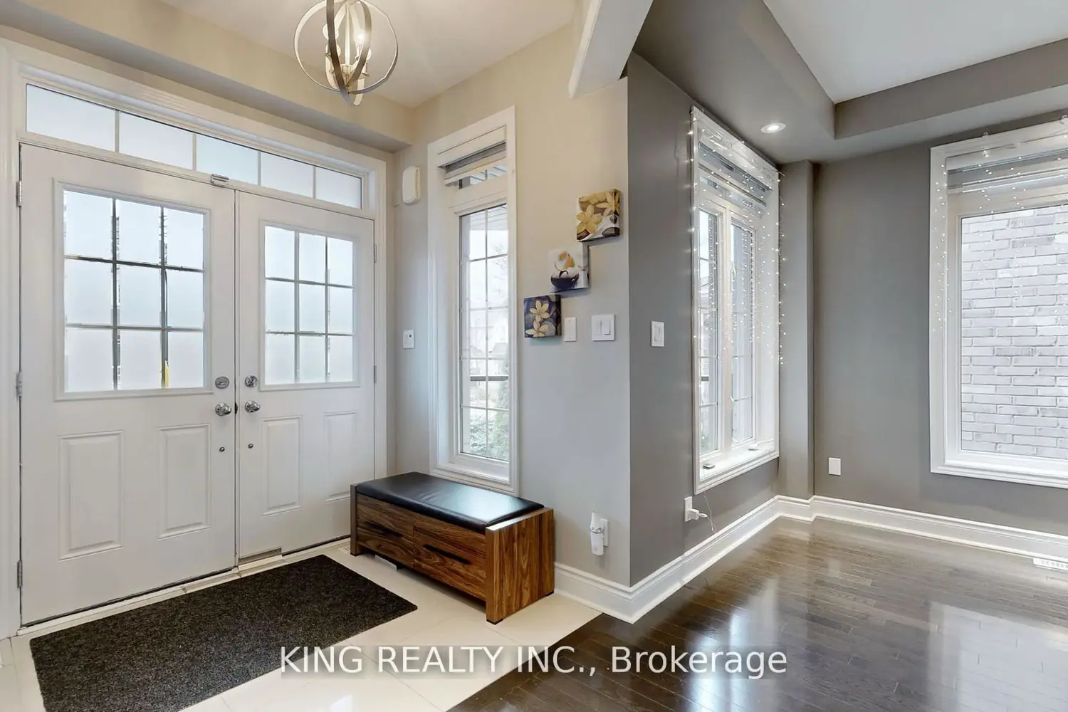 939 Goring Circle photo 4
