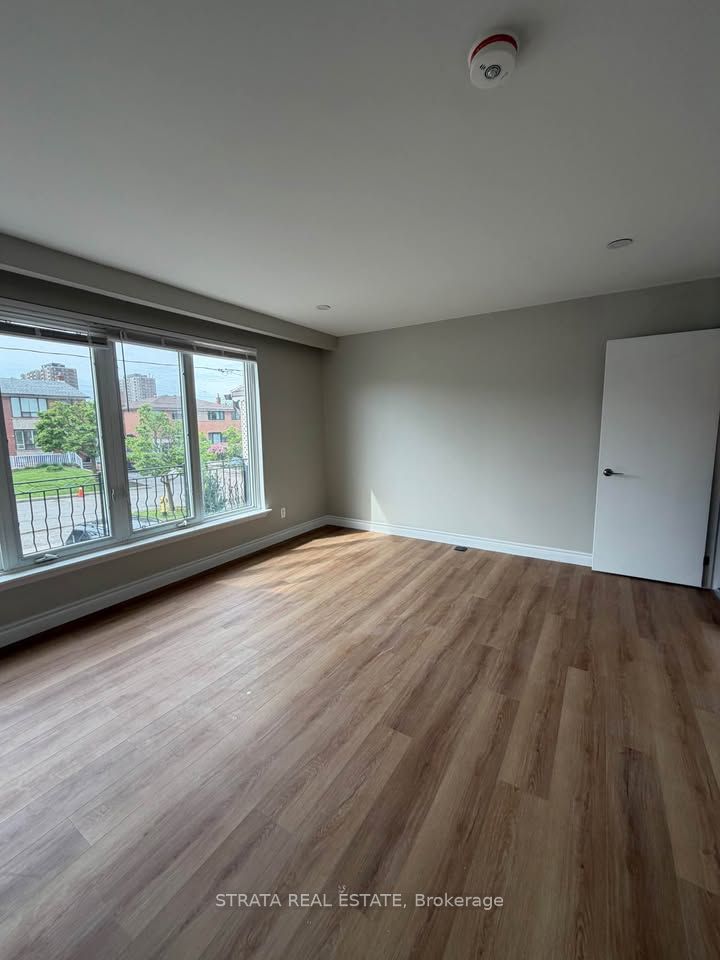 Main Floor-14 Rainswood Court N, Toronto, ON, M3M 1G2