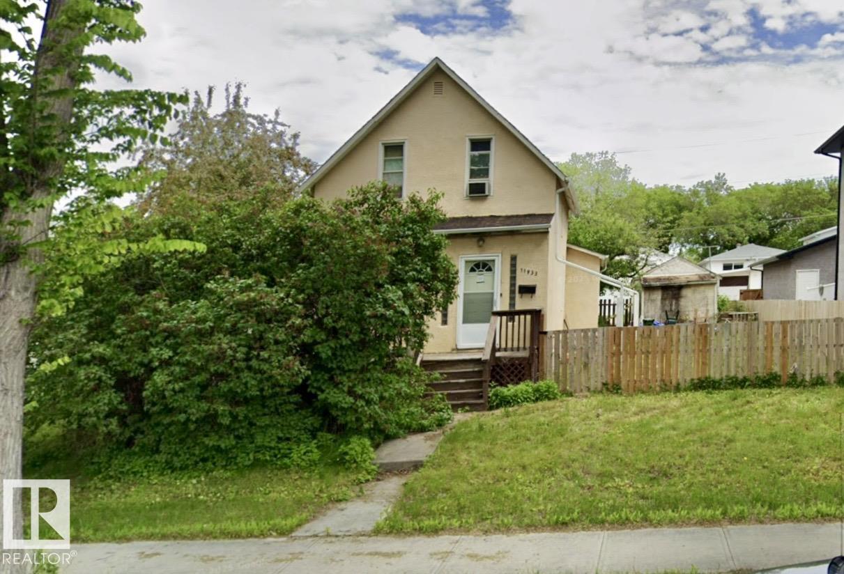 11933 70 Street NW, Edmonton, AB, T5B1V1
