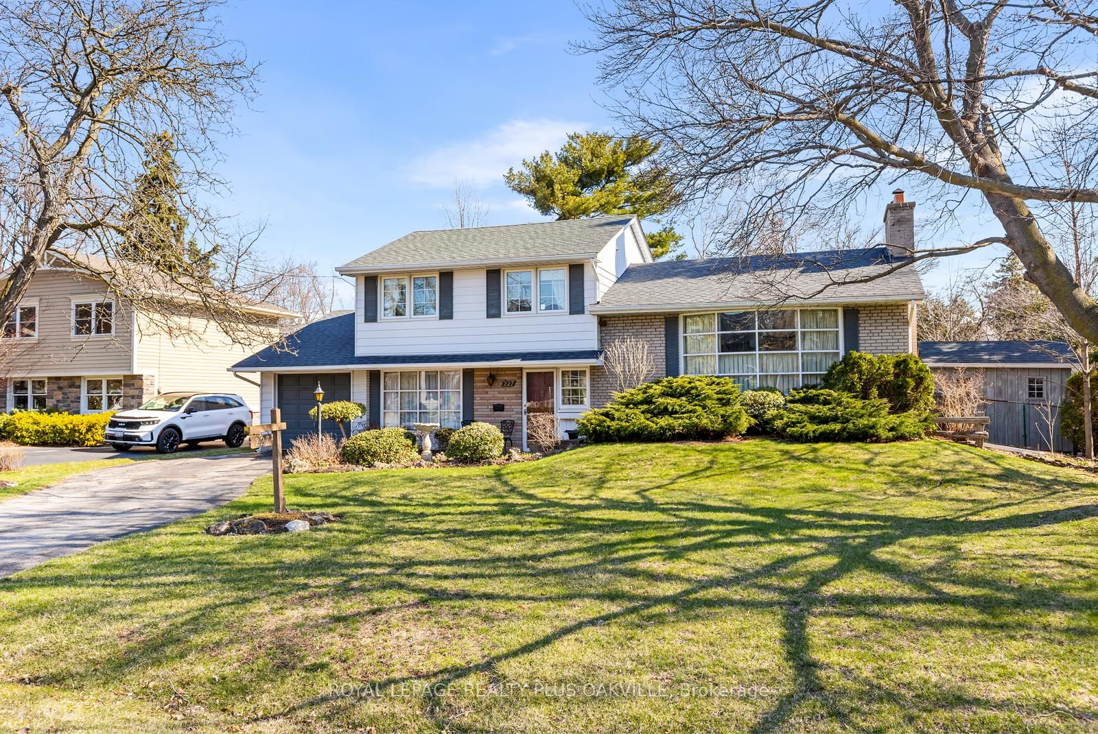 227 Sandwell Drive, Oakville, ON, L6L 4P3