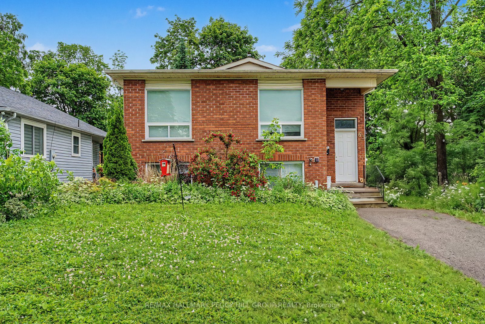 Upper-63 Gunn Street, Barrie, ON, L4M 2H4