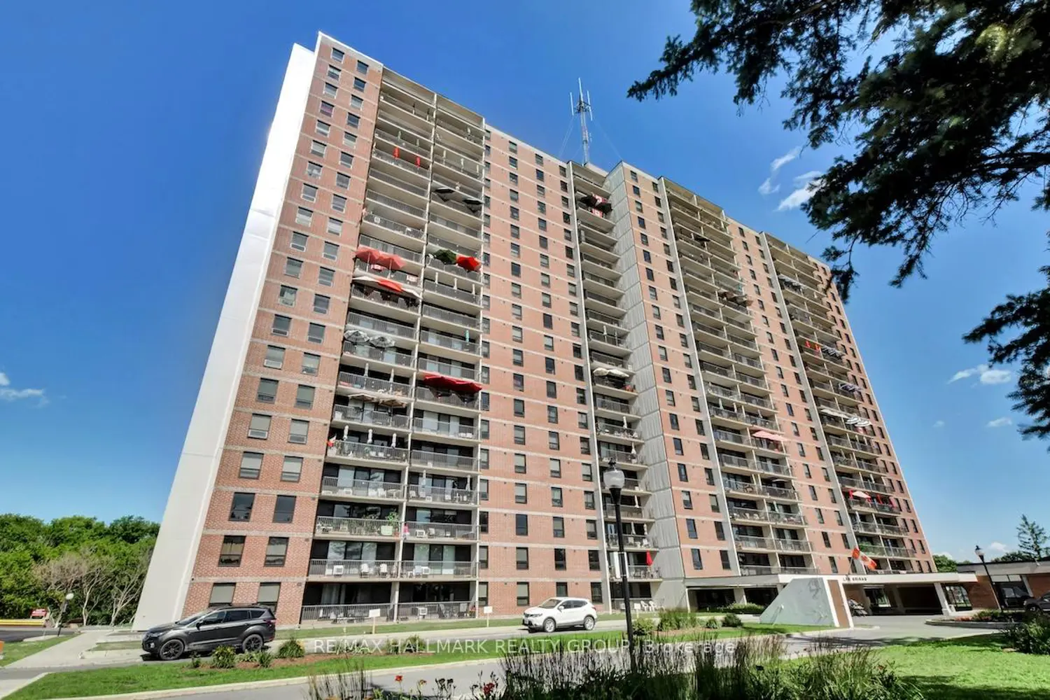 665 Bathgate Drive 1007