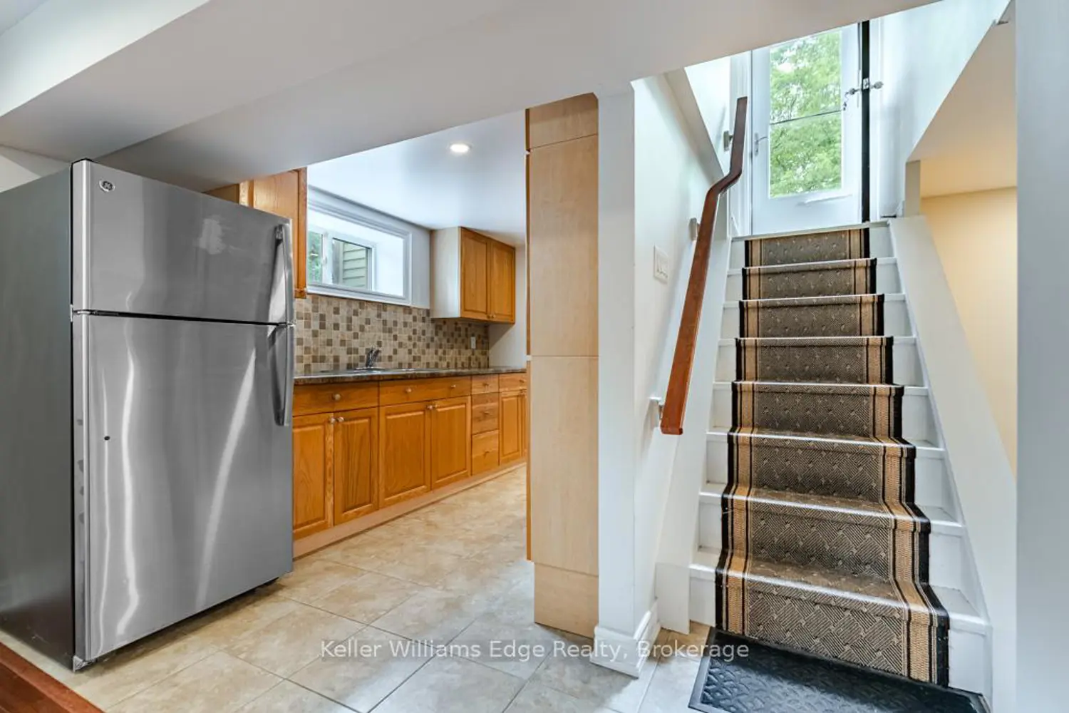 1025 Pinegrove Road photo 2