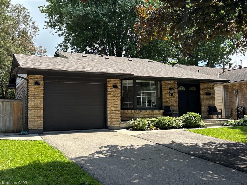 39 Forestgate Drive, Hamilton, ON, L9C6A4 photo 2