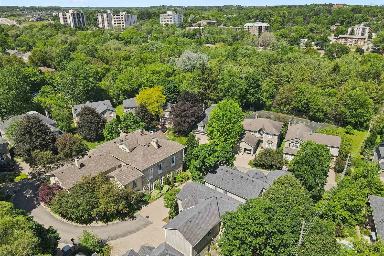 25 Manor Park Crescent 11