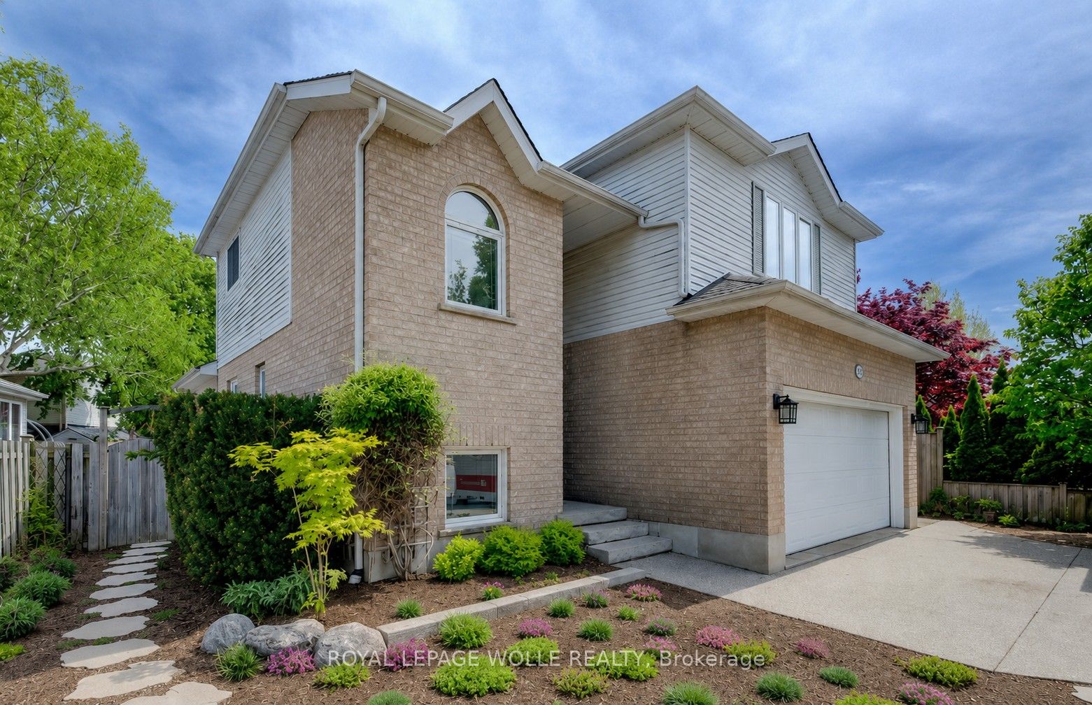 464 Northlake Drive, Waterloo, ON, N2V 2A4 photo 3