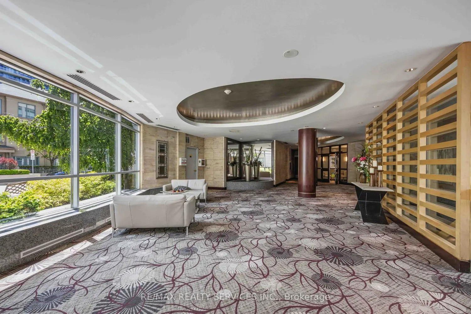 2111 Lake Shore Boulevard 121