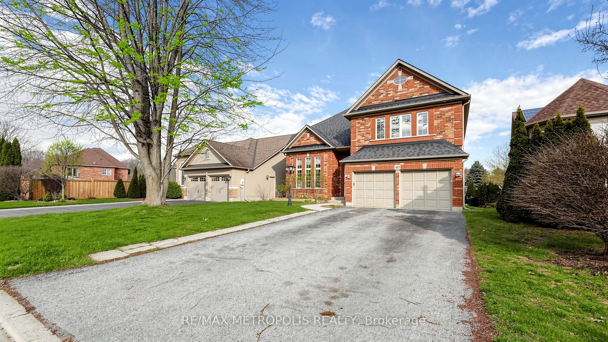 183 Valmont Court, Hamilton, ON, L9G 5A1