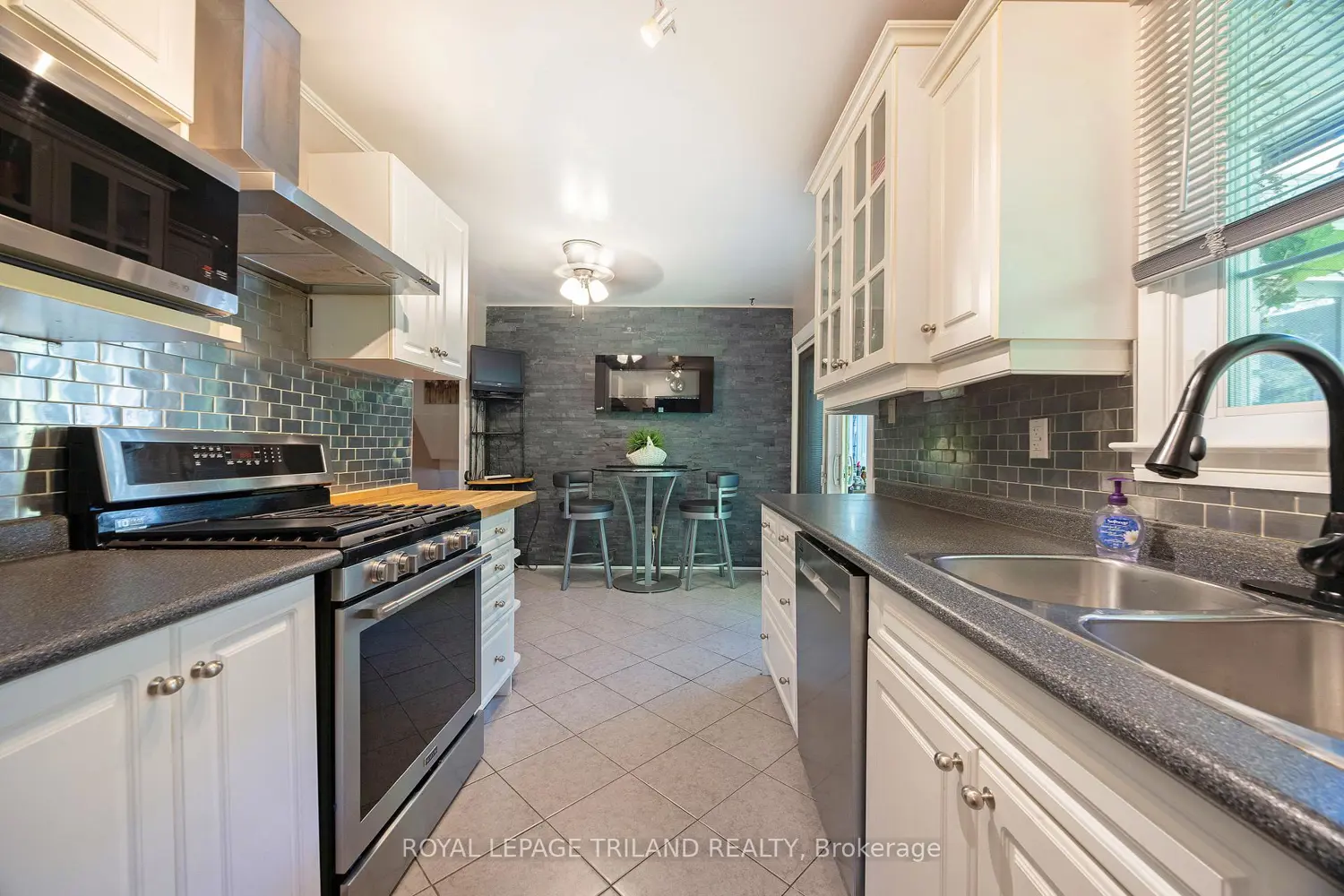 1152 Ivanhill Road photo 3
