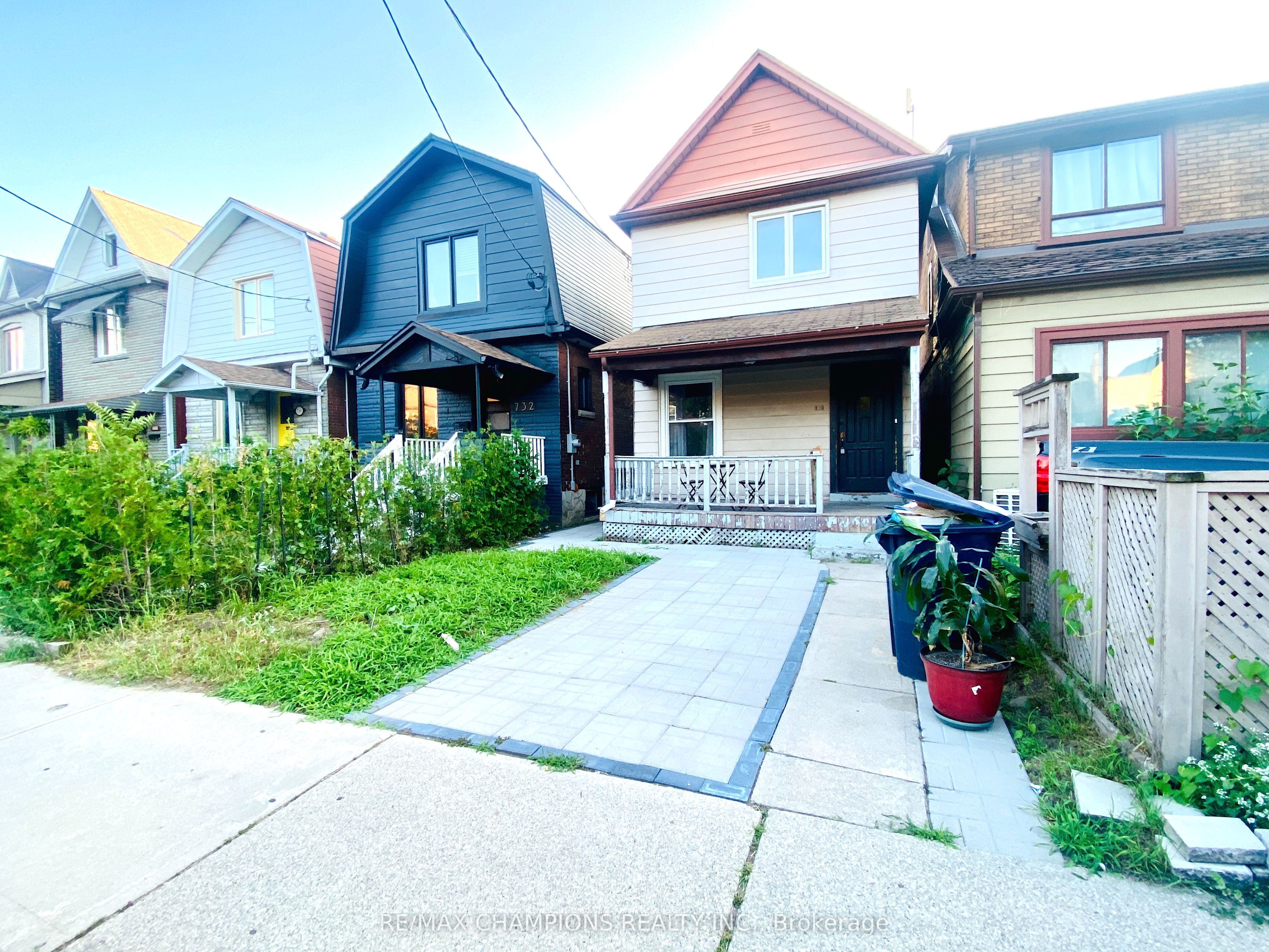 Main-734 Willard Avenue, Toronto, ON, M6S 3S5 photo 4