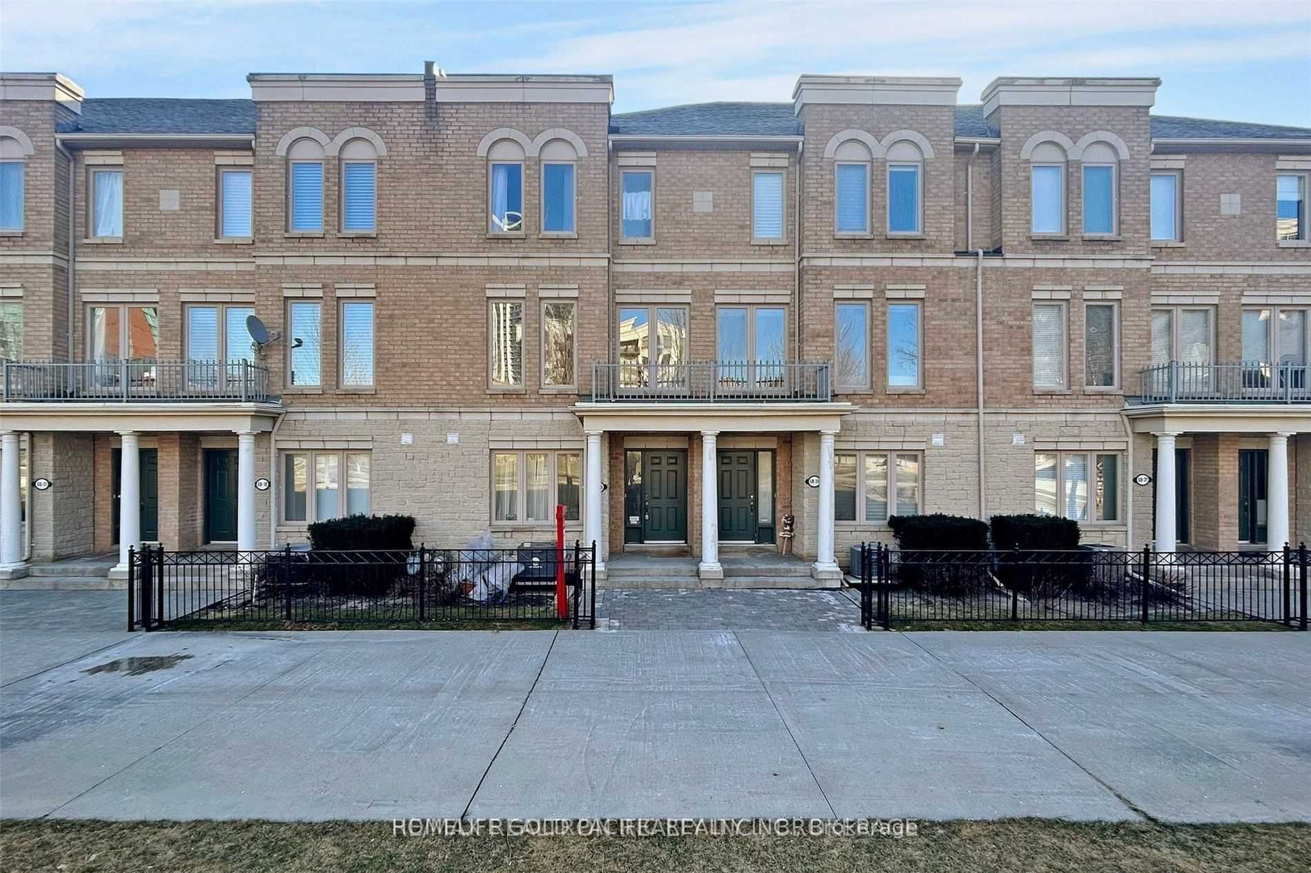 TH-15-68 Galleria Parkway, Markham, ON, L3T 7Y1