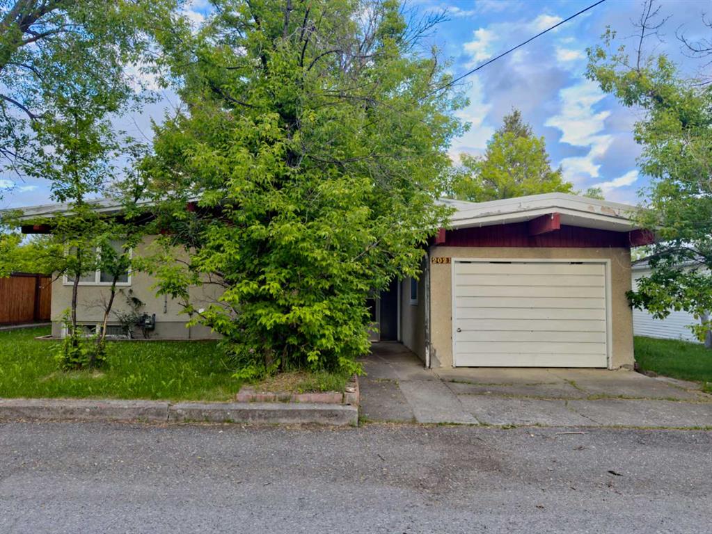 2021 73 Street, Coleman, AB, T0K0M0