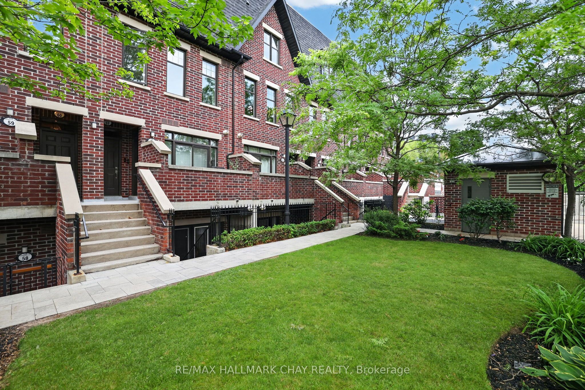 52-140 Broadview Avenue, Toronto, ON, M4M 2G2