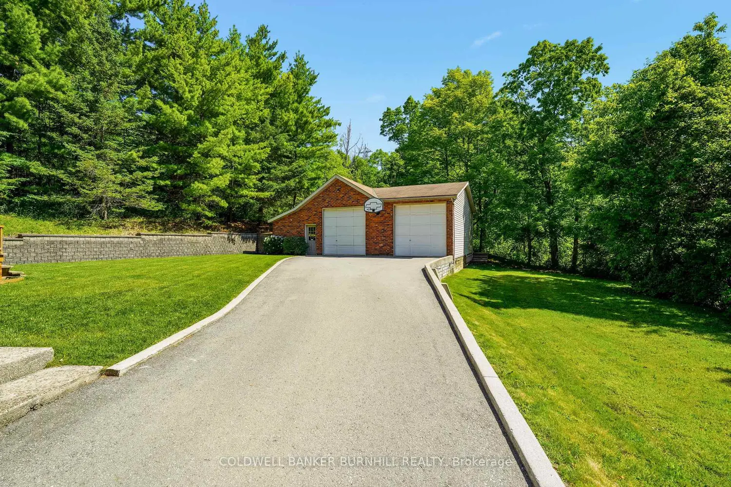 1811 Old Waterdown Road photo 2