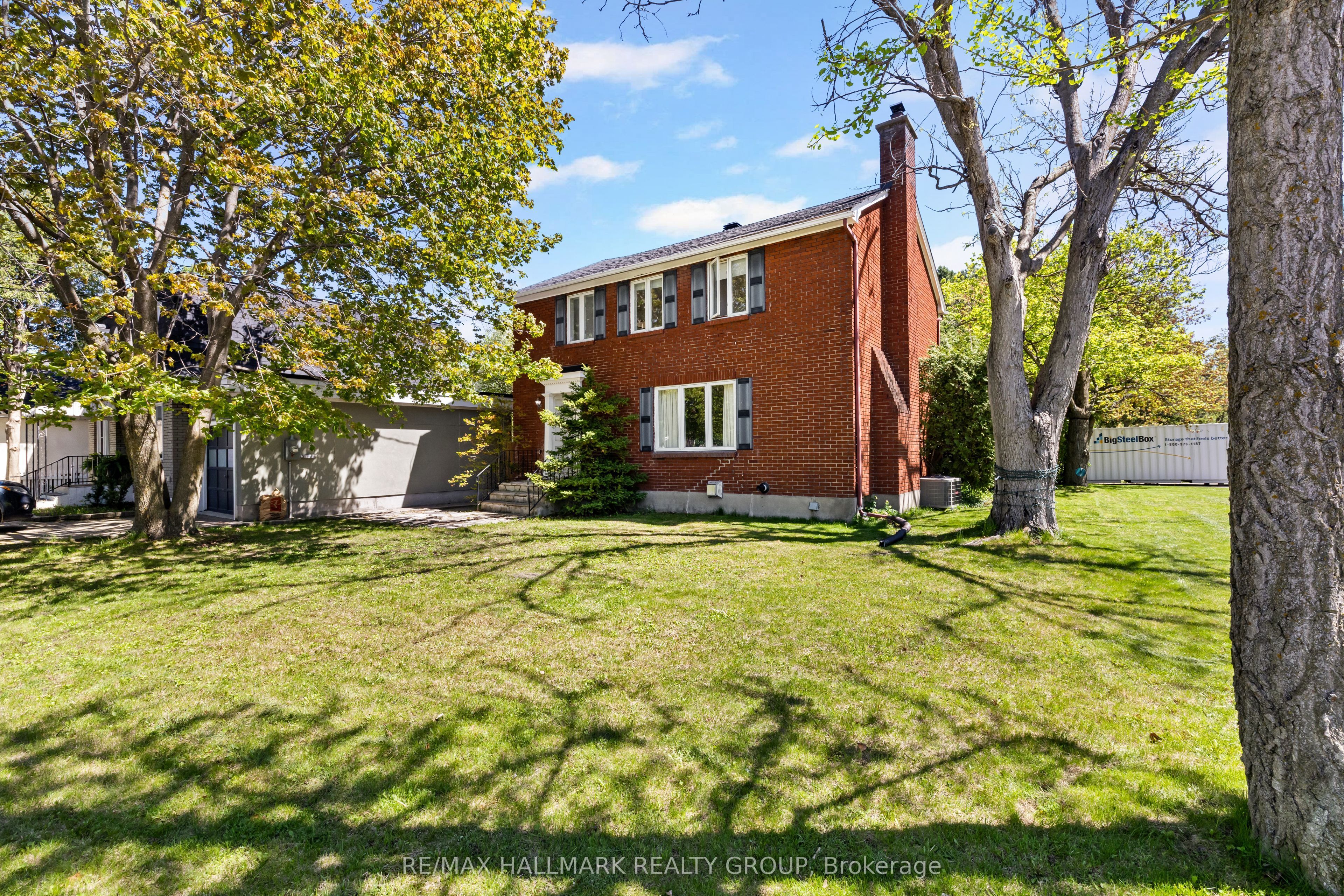 824 Byron Avenue, Ottawa, ON, K2A 0H7
