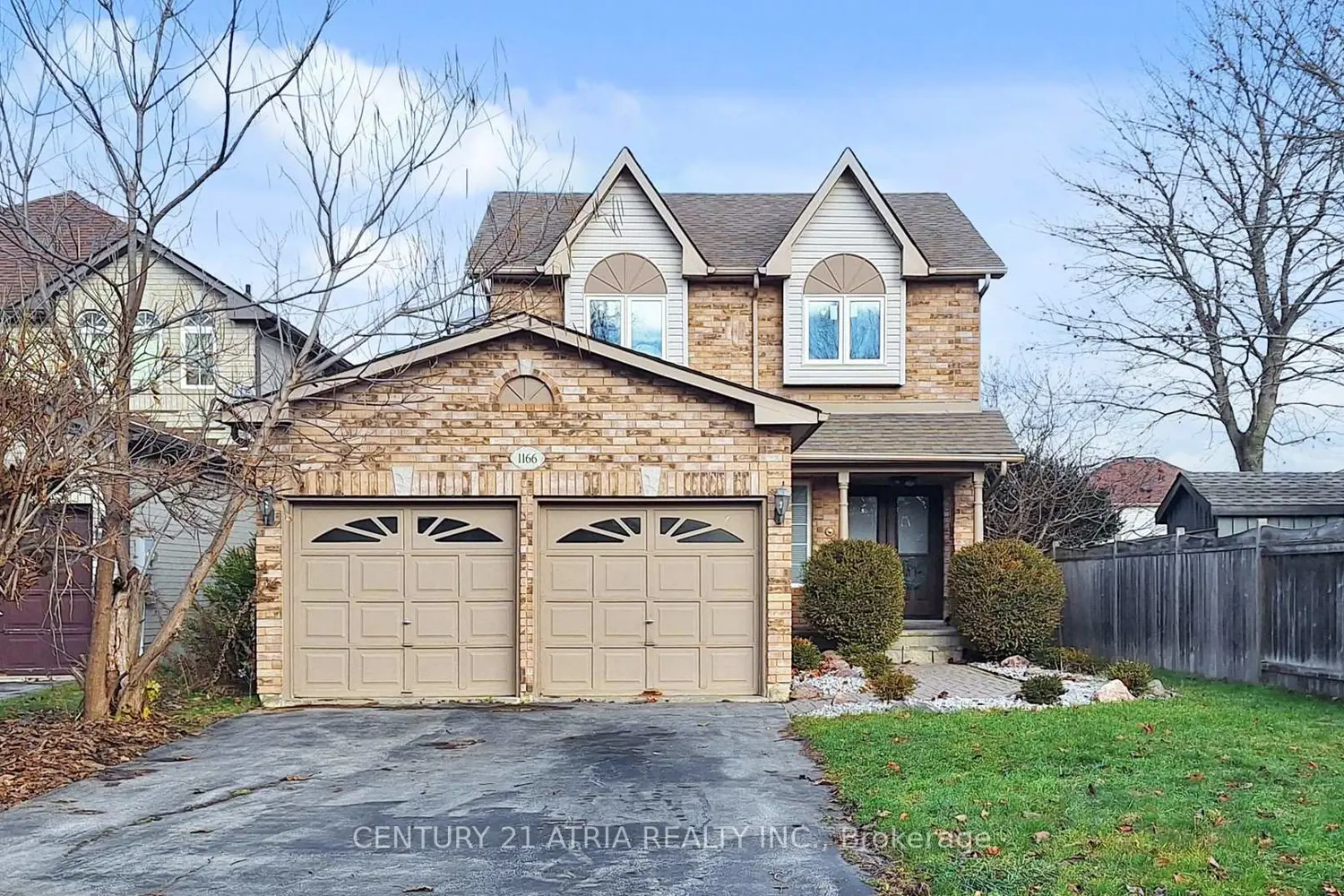 1166 Oriole Crescent