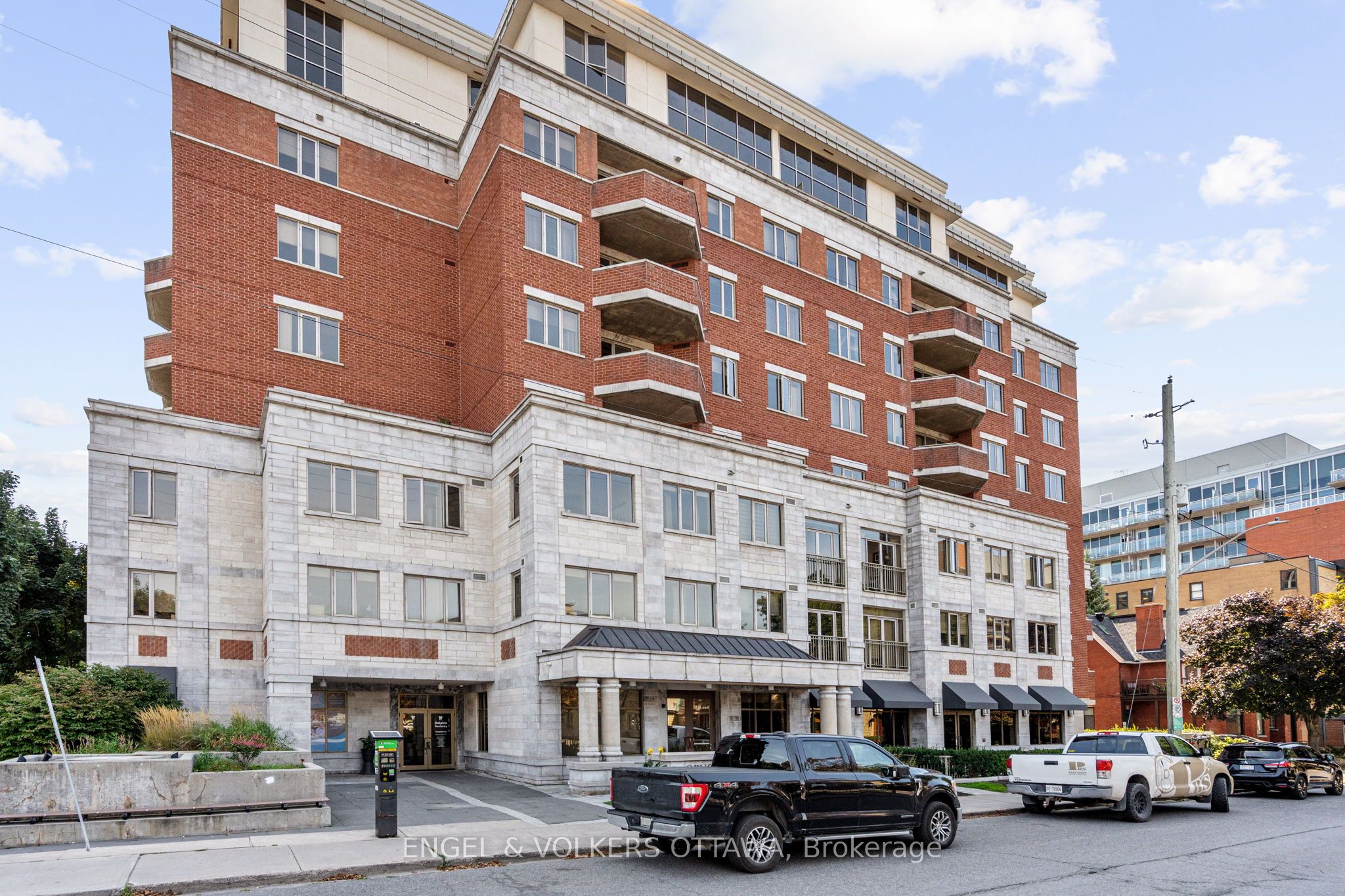 208-320 Mcleod Street, Ottawa, ON, K2P 1A3