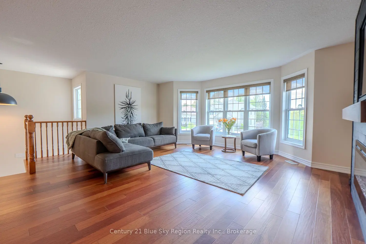 28 Stone Manor Drive photo 4