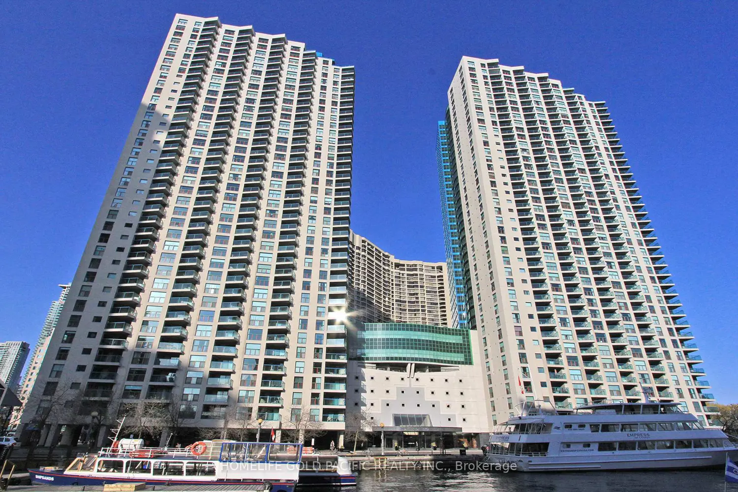 77 Harbour Square 3702