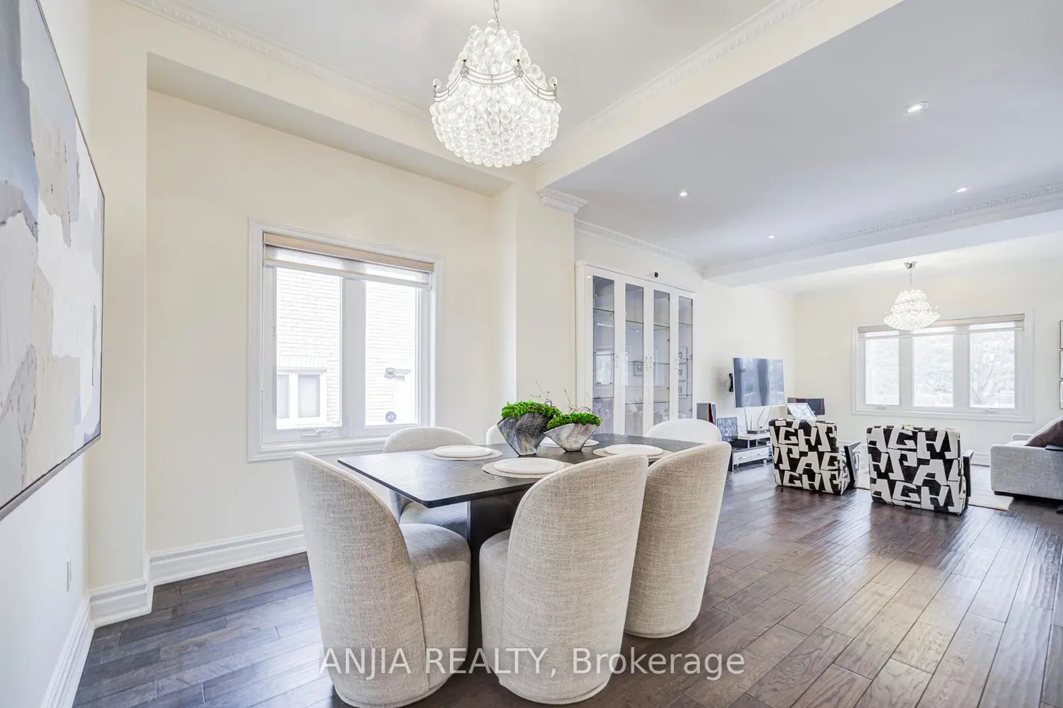91 Reansbury Crescent photo 5