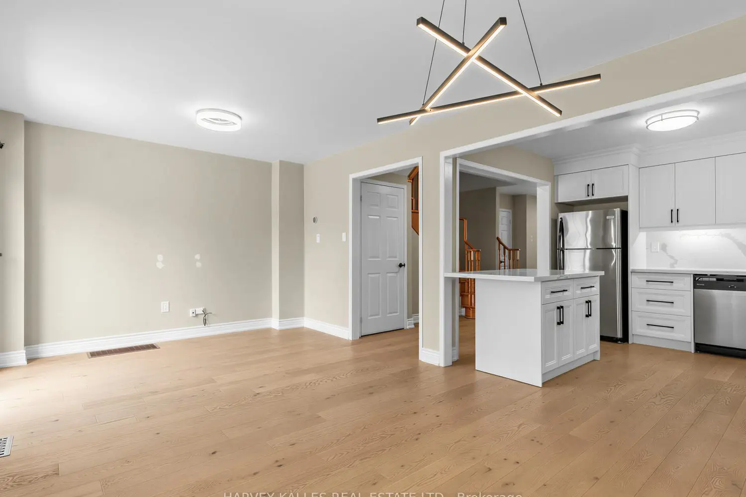 40 Blackthorn Drive photo 5