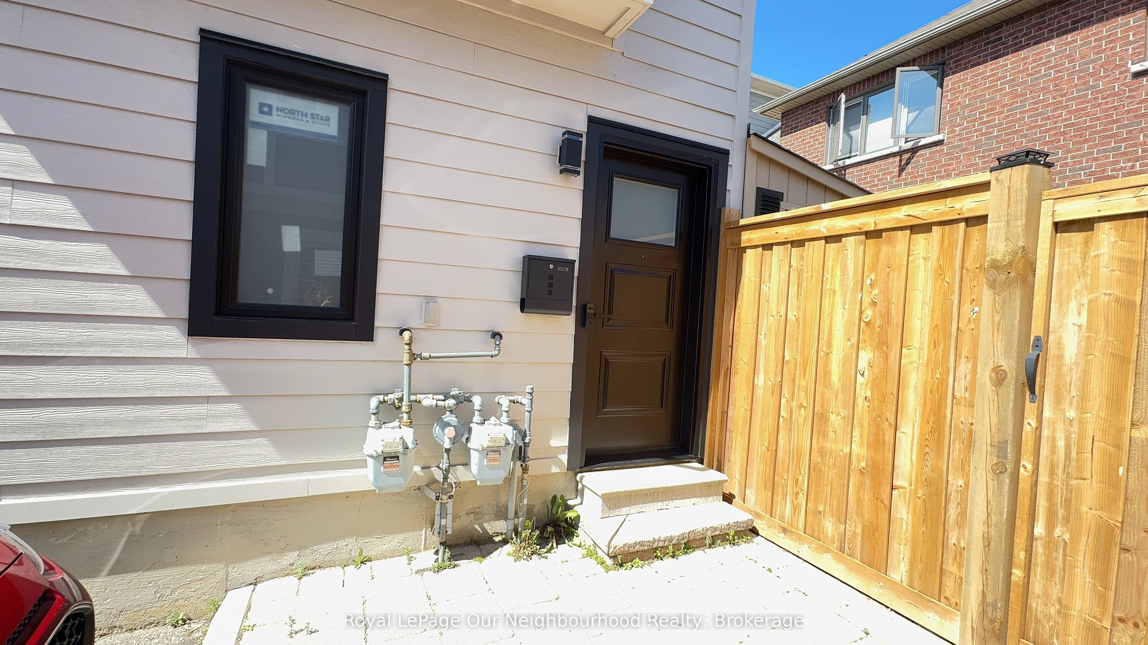 Coach Unit-26 Cardrew Street, Markham, ON, L6B 1G2