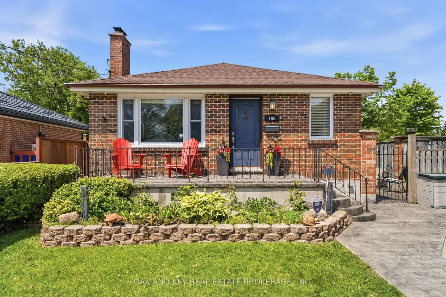 169 Ellsworth Crescent